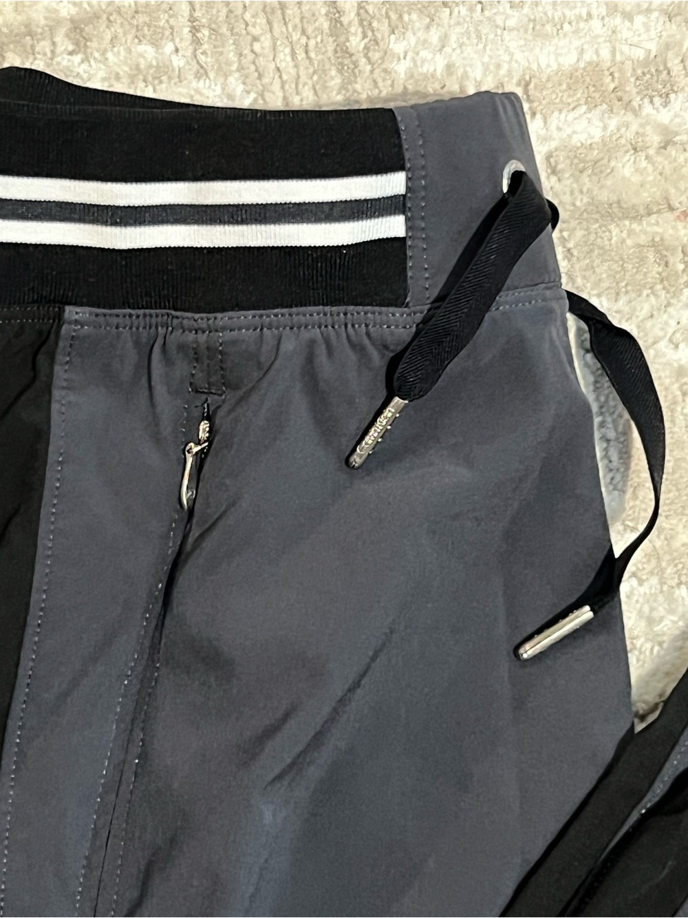 Women’s Calvin Klein Black and Gray Side Zip Pockets Performance Pants Size XS - Picture 6 of 8